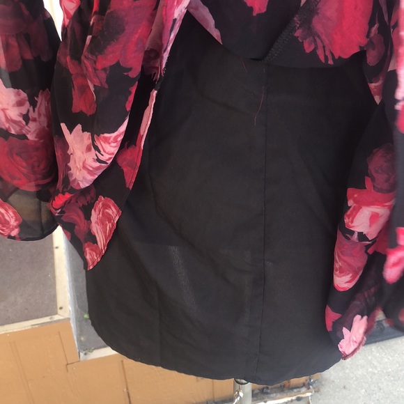 Beautiful BCBG Generation Flowly Dress - Picture 4 of 13